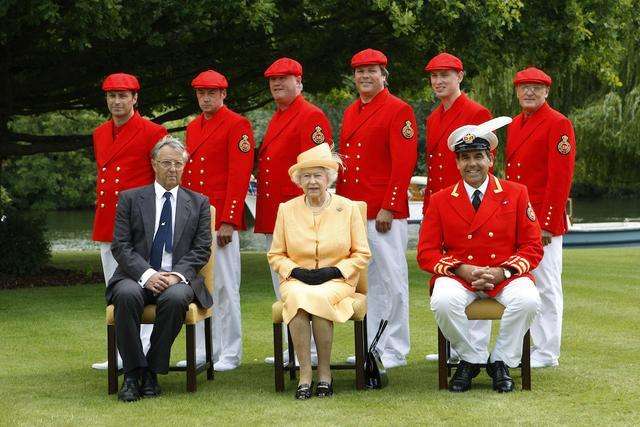 英国女王还有个专门的"数鹅官"？每年清点天鹅数量，简直热闹